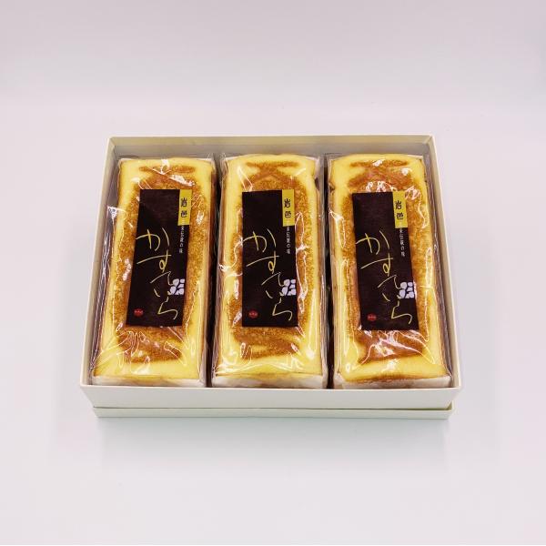 当店人気No.1上品な甘さとどこか懐かしい味わいの「かめやの定番カステーラ」です。当店で製造しているカステラは、寛政年間に岩村藩の御殿医が医学を学ぶため、長崎滞在中にオランダ人からその製法を教わり、岩村に帰国後に町民に伝授したものと伝えられ...