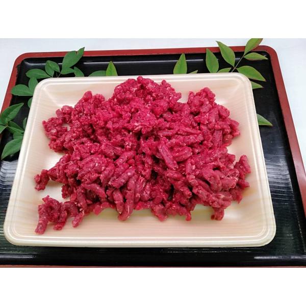 広島県産　鹿（しか）肉ミンチ　生肉冷凍品　１ｋｇ食べやすい小分けなってます。（薄いので折って更に小分けできます）内容：２５０ｇ真空包装×４商品：冷凍