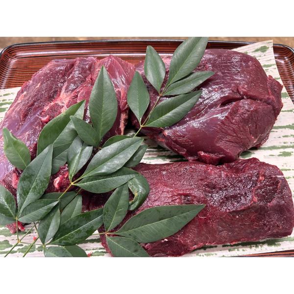 天然鹿肉モモブロック　２ｋｇ　広島県産　加工、ペットフード、焼肉、ＢＢＱなど商品：冷凍品※スライスできません、ブロックでの発送となりますお買い得品・在庫たくさんございます