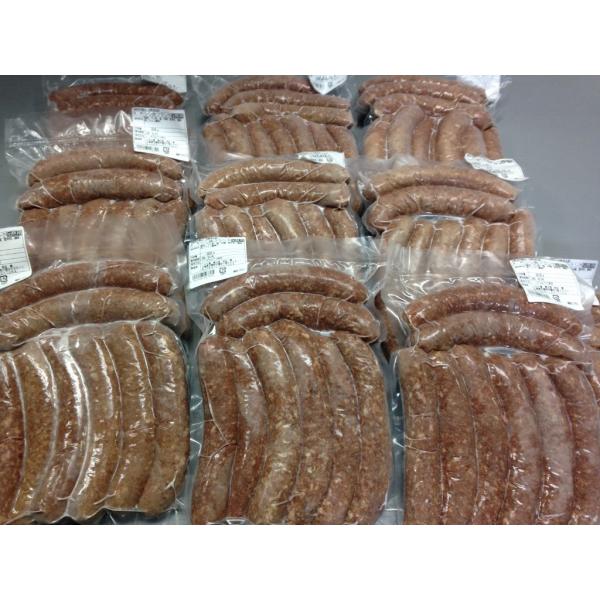 シシ肉フランク　（１０ｋｇ）加熱後包装　（約１ｋｇ×１０）イベント、ＢＢＱにてどうですか解凍後、グリルしてお召し上がりください※通常約１５ｃｍぐらいでつくっています（長さ指定くだされば変更できます）※変更の場合、受注生産になります原材料　猪...