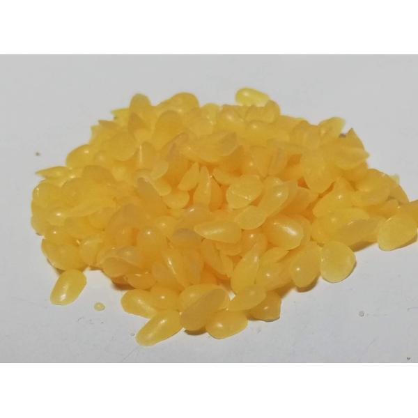 ミツバチさんが作ったミツロウ蜜蝋は、ミツバチの巣を精製したものです。パラフィンワックスが発明される以前の中世ヨーロッパでは教会用のろうそくの原料として盛んに用いました。精製済みの白無垢でできた家具やフローリング、本革などに塗りこむと油分が木...