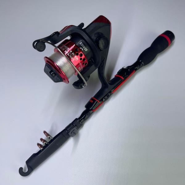 (1)伸縮式の穴釣りロッド1ｍ(2)スピニングリール（ライン付き）のお買い得なセット販売になります。竿はスピニングリール、ベイトリールどちらでもお使いいただけます(*^▽^*)リールのハンドルは左右交換可能ですので右利き、、左利き、、どちら...