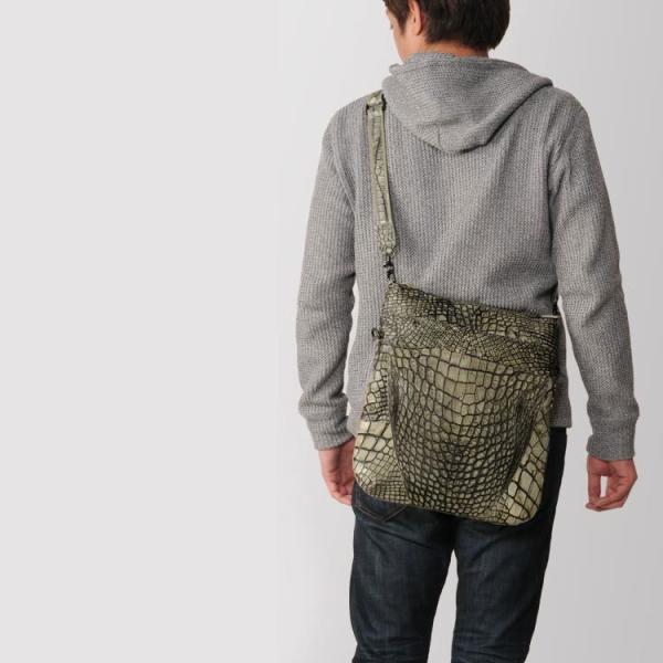 アリゲーターショルダーバッグ薄型ハイシャイニング2WAY仕様/メンズギフト(No.06000516-mens-1) sankyo shokai（三京商会） アリゲーター ショルダーバッグ 薄型 ハイ