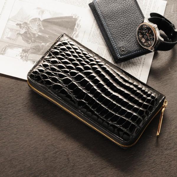 重量：約200g≪単位cm≫【サイズ】 横幅/縦幅/厚み 19/10.5/2.5【素材】表側：クロコダイル内側：牛革(本革)、一部生地または合皮※入荷時期により内装の一部が生地のものと合皮のものがございます。ご了承の上お買い求めください。【...