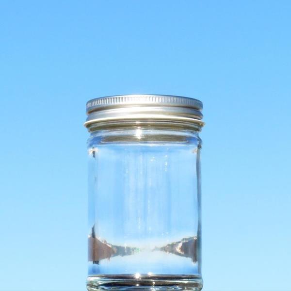 容量：１９０ｍｌ（満量）直径：６２ｍｍ高さ：９９ｍｍ箱中仕切：有キャップも含めてまとまりのあるシルエットの保存瓶。寸胴デザインでラベル面も広く、使い易い保存瓶です。