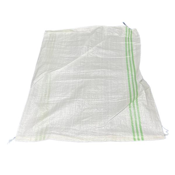 ※送料無料ただし沖縄および各県離島、北海道には別途送料が必要です。メール、電話などでお問い合わせください。 ※個人宅配送不可商品となります。法人名でご注文ください。廉価版　土のう袋　400枚セット。48cm　×　62cm    乳白色UVカ...