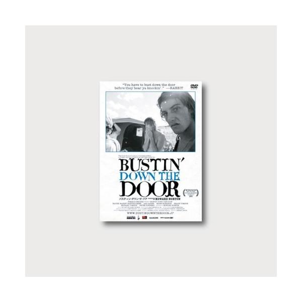 BUSTIN’ DOWN THE DOOR DVD＜＜映像内容＞＞ ◎1974年、南アフリカとオーストラリアの若者６人が世界一の波を求めてハワイ・オアフ島のノースショアへと乗り込み、当時は誰も考えもしなかった“プロ・サーファー”という概念で...