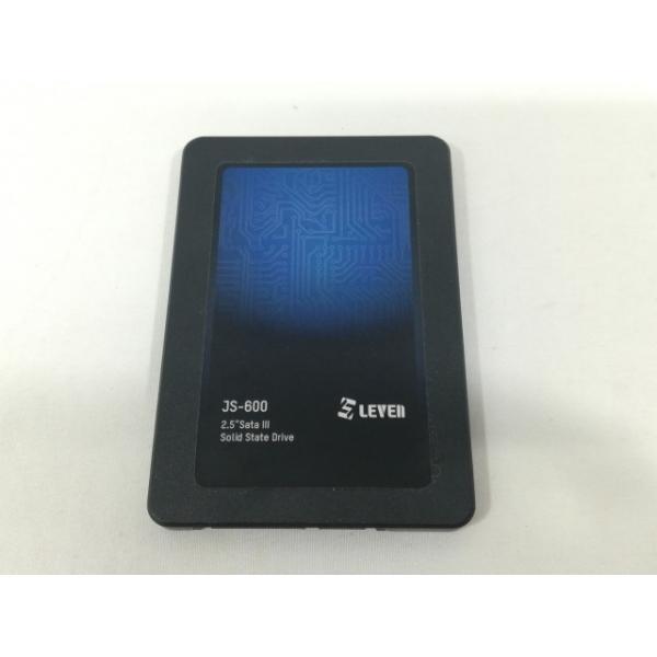 ■分類：SSD■ランク：中古■メーカー：各社2.5SSD■製造番号：LSS111E102702■備考：LEVEN 状態：キズやスレや汚れがあります。 付属品：本体のみ■保証期間：１週間■注意事項：お客様のモニター発色の具合によって、実際の商...