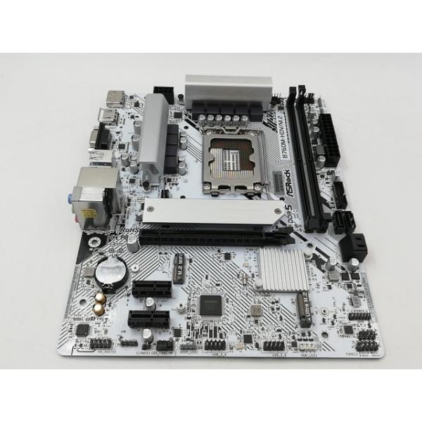 ■分類：マザーボード■ランク：中古■メーカー：ASRock■製造番号：9C6B00B051A8■備考：BIOS ver：11.02付属品：本体のみ※ソケットカバーも欠品しています■保証期間：１週間■注意事項：お客様のモニター発色の具合によっ...
