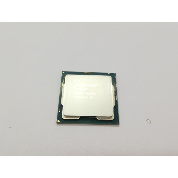 ■分類：CPU■ランク：中古■メーカー：Intel■製造番号：026505■備考：S-Speac【 SRG15 】/ステッピングR0商品。 マザーボードのBIOS対応が必要となります。 またP0ステッピングからR0ステッピングの差し替えの場...