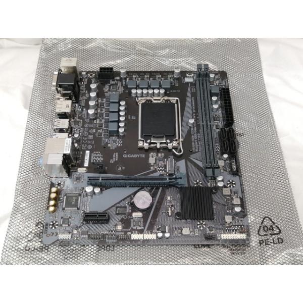 ■分類：マザーボード■ランク：中古■メーカー：GIGABYTE■製造番号：220350085445■備考：BIOS ver：FC 付属品：箱、印刷部、I/Oシールドパネル、SATケーブル、ディスク■保証期間：１週間■注意事項：お客様のモニタ...
