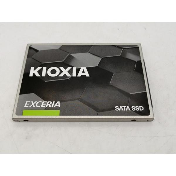 ■分類：SSD■ランク：中古■メーカー：KIOXIA■備考：付属品：本体のみ■保証期間：１週間■注意事項：お客様のモニター発色の具合によって、実際の商品と色合いが異なる場合があります。
