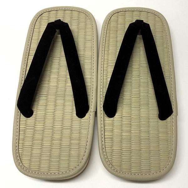たたみ草履（ぞうり）男物 Lサイズ全長 26cm巾 11cmかかとの高さ 3cm片足の重さ　140g日本製 Made in Japanイグサには消臭効果があり、湿度がある時に足にくっつかないので歩きやすいベタベタせず、いつもサラッとしていて...
