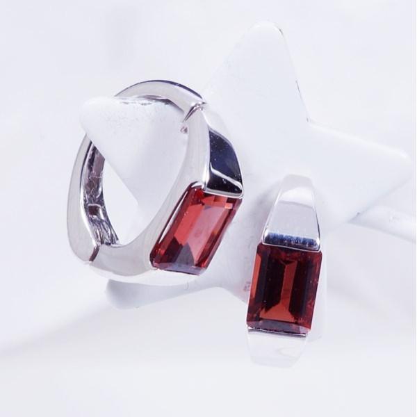 新品　ガーネットK14ホワイトゴールド　リング 新品ガーネットK14ホワイトゴールドリング