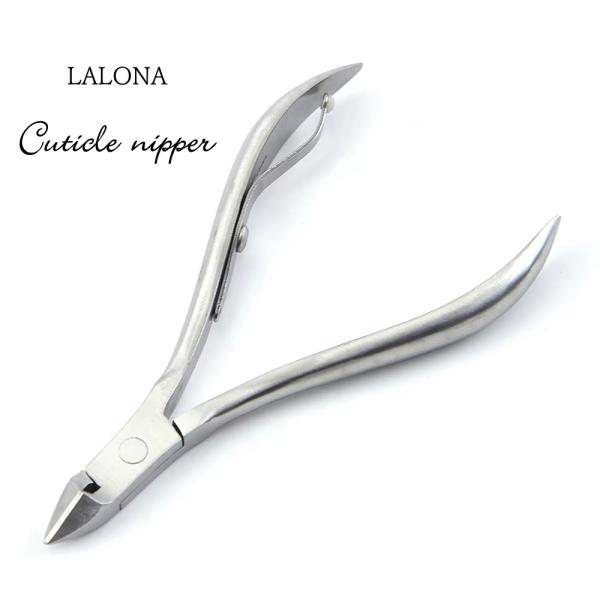 シングルスプリングのキューティクルニッパー1個あると便利な甘皮処理ツール●刃先：10mm●全長：約9.5cm●ステンレス製●原産国：パキスタン※お子様の手の届かない所に保管して下さい。※パッケージ・価格等は予告なく変更になることがございます...
