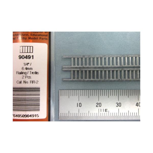 材質：スチレン樹脂カラー：various（入荷ロットで色が異なります・現在の在庫の色を確認されたい場合は、お問合せ下さい）【サイズ】高さ：6.4mm 長さ：175mmピッチ：2.4mm厚さ：1.0mm入り数：2本スケール；ALL・スタイル；A