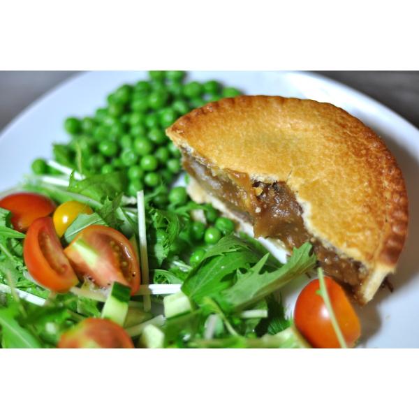 原材料名：小麦粉、牛肉、玉ねぎ、ひき肉、（牛肉、豚肉）、マッシュルーム、ショートニング、マーガリン、ビーフシチュールウ、ウスターソース、デミグラスルウ、醤油、にんにく、塩、砂糖、胡椒、バジル、オレガノ、ローズマリー、卵、牛乳／調味料（アミノ...