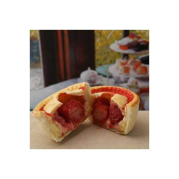 原材料名：小麦粉、苺、フラワーペイスト、ショートニング、マーガリン、塩、卵、牛乳／加工澱粉、グリシン、増粘多糖類、酸味料、保存料（ソルビン酸K）、乳化剤、香料、酸化防止剤（V.E)、リン酸塩（Na)、着色料（カロチン、V.B2)（一部に小麦...