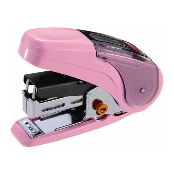 【商品説明】とじる力を従来比５０％軽減する「軽とじ機構」を採用。お子様も使いやすいです。本体５０本＋針ストッカ１００本装てん。予備針収納機能付で、持ち運びに便利です。【仕様】●色：ピンク●サイズ：幅２６×奥行８０×高さ５５ｍｍ●質量：８５ｇ...