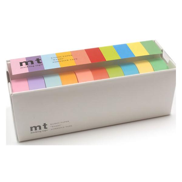 【商品説明】貼って剥がせるマスキングテープｍｔ。　手紙に貼ってみたり、ラッピングに使ってみたり、可能性は無限大。　明るい色の１０色セット。【仕様】●色目：ローズピンク、ラベンダー、人参、サーモンピンク、若苗（わかなえ）、若緑、ベビーブルー、...