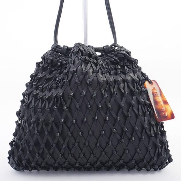CHANEL 【返品OK】【美品】シャネル ロゴ 斜め掛けバッグ クロス CHANEL 【返品OK】【美品】シャネル ロゴ 斜め掛けバッグ クロス