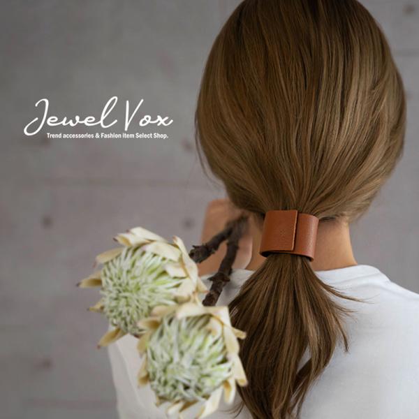 ※折れやすい素材の為、サイズ調整は破損の原因となりますのでご注意ください。※製品の性質上、モチーフ表面には細かなキズやシワ、凹み、色ムラがみられる場合がございます。※こちらの商品はメッキ加工を施しております。そのため汗・水に大変弱く、水分が...