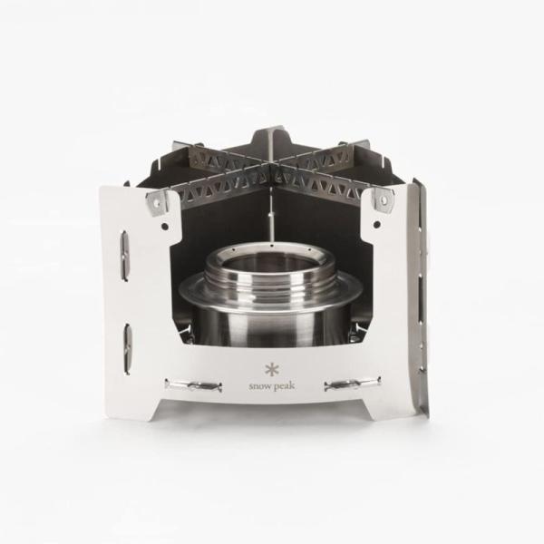 【商品名】　スノーピーク(snow peak) 火焔ストーブ コーエン BS-010 【商品説明】　・サイズ：ストーブ/φ75×46(h)mm、ゴトク/134×125×95(h)mm・セット内容：ストーブ、ピンセット、ゴトク、収納ケース・収...