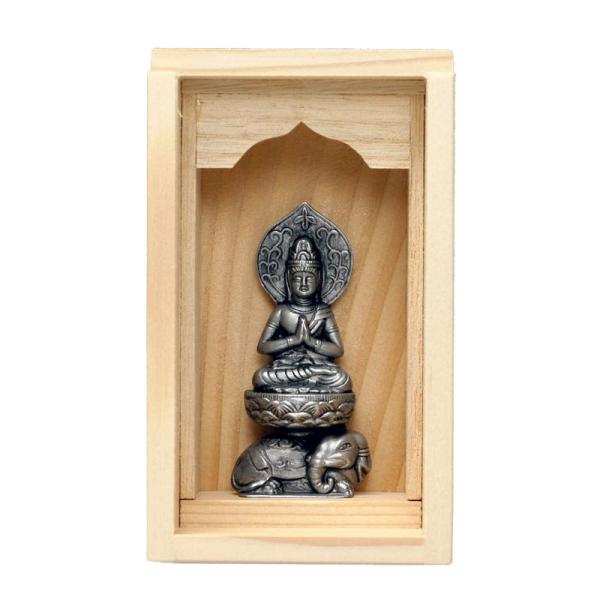 【商品名】　手元仏像 普賢菩薩 厨子 香立て お香セット(古美銀色)＿仏師：渡辺景秋原型（辰年 巳年生まれ）仏像 フィギュア 厨子 十二支 干支 御守り 【商品説明】　・◆製品内容：仏像、厨子、お香箱(厨子内箱)、香立て、線香(香老舗 松栄...