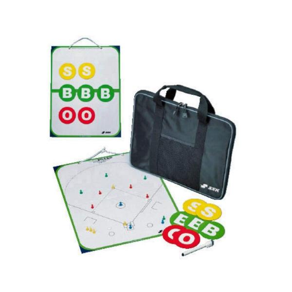 【商品名】　エスエスケイ 野球・ソフトボール用作戦指導版 【商品説明】　・原産国:台湾・素材:バック/ナイロン、ボード/ラミネートコーティング紙×スチール 【サイズ】　高さ : 2.20 cm　横幅 : 32.80 cm　奥行 : 43.4...