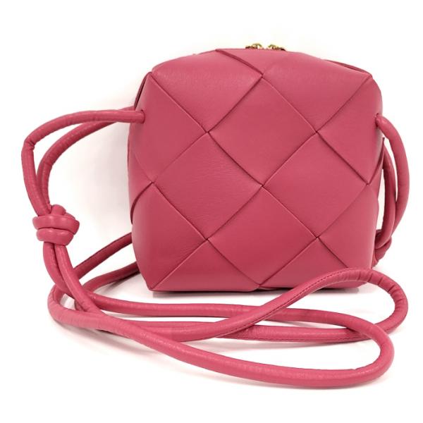 Bottega Veneta はピンク　レザー クラッチバッグ　財布セット ボッテガヴェネタ/ショルダーバッグ/カセット ミニ/ピンク