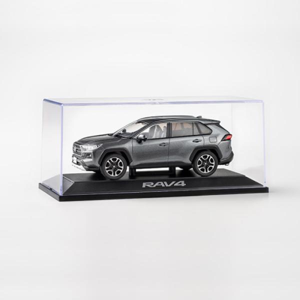 期間限定値下げ✳︎RAV4  ミニカー　1/30スケール　ダイキャスト製 トヨタ特注 1/30 新型 トヨタ RAV4 PHV ホワイト カラーサンプル