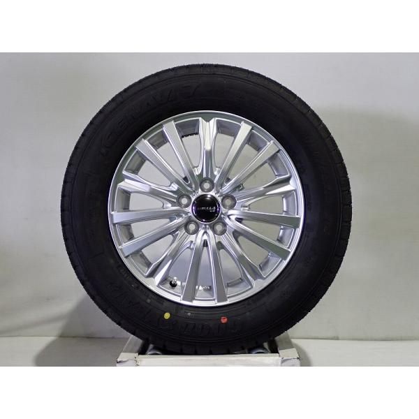 グッドイヤースタッドレスタイヤ＋アルミホイール195/65R15 グッドイヤースタッドレスタイヤ 195/65R15 (アルミホイール15×6J❩