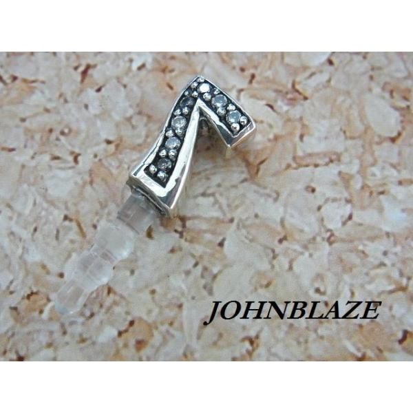 シルバー925製 イヤフォンジャック/スマホピアス7　ラッキーセブンキュービックジルコニア セッテイング【サイズ】  全長約28mmシルバーヘッド部　タテ幅約約14mm×ヨコ幅約9mm多少の誤差はご了承下さい。【重 量】約4ｇ多少の誤差はご...