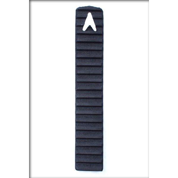 【商品の仕様】■パッデザイン：マルチグリップロック■サイズ：全長/460ｍｍ　全幅/76ｍｍ■商品の重量：70g + 梱包材量の重量 50gBeaker Arch「ビーカーアーチ」は多彩なフロントフットワークを確実にフォローするロングアーチ...