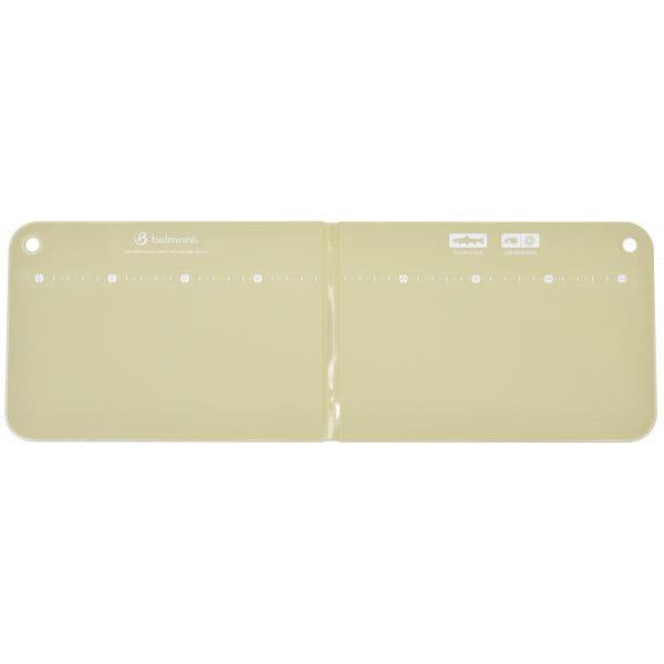 在庫状況：お取り寄せ/◆山にキャンプに海にフィッシングに様々なフィールドに最適なカッティングボードです。◆特徴は開くと長くなること。◆小さいサイズながら魚、ネギ、ゴボウなどの長い食材にも快適にお使いいただけます。・サイズ：幅440×奥行15...