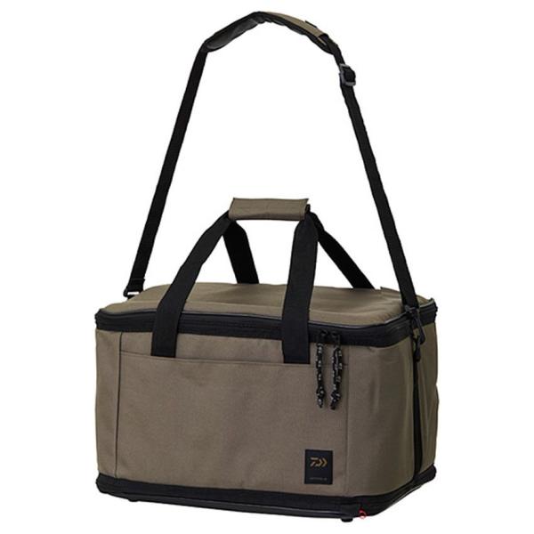 在庫状況：在庫あり/2022年05月 発売/◆ソフトクールが更なる進化。ハイブリット断熱構造を採用して折り畳み性能はそのままで高保冷化を実現。・重量：1.6kg・内寸サイズ(約)：幅30×奥行41×高さ25cm・外寸サイズ(約)：幅33×奥...