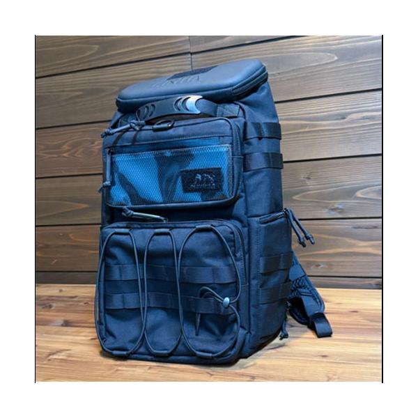 在庫状況：在庫僅少/◆バンクフィッシングの為に専用設計しており、使い勝手と強度の確保に拘って開発。◆側面のポケットから背負った状態で本体内部のタックルを取り出すことが出来ます。◆ハードタイプの本体上蓋はタックルチェンジ等の作業台として使うこ...