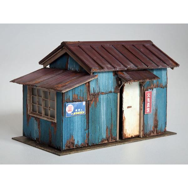 在庫状況：お取り寄せ/お届け：1〜2ヶ月/2023年02月 発売/※画像はイメージです。実際の商品とは異なる場合がございます。梅桜堂のペーパーキットストラクチャー、トタン小屋 C【1/83スケール】です。