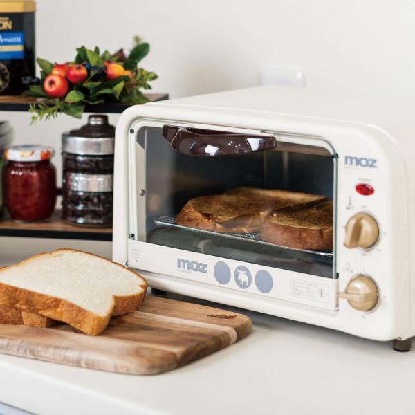 在庫状況：在庫あり/◆無機質になりがちな調理家電に、愛らしいエルクのデザインがアクセントとなることでオシャレな雰囲気を演出します。◆十分なスペースを確保した庫内設計で、パンだけでなく様々な食材の調理にも活躍します。/[EFLC31WH]