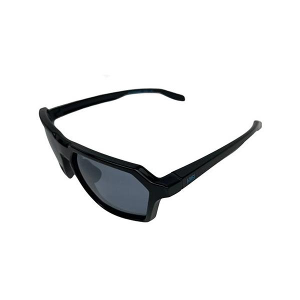 在庫状況：お取り寄せ/◆裸眼に近い見え方のスモーク系レンズにシルバーミラーをコーティング。◆L.S.D. DESIGNS完全新型フレーム、ブルーハント登場!『水中をハントせよ!』・偏光度：99％・可視光線透過率：15％/[4430LSD]