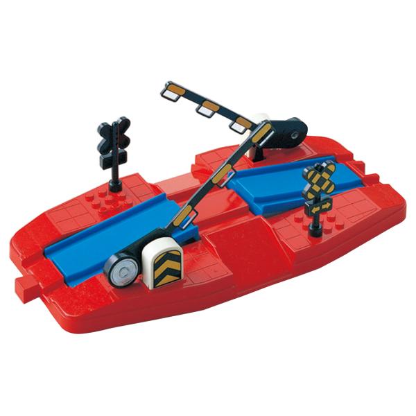 在庫状況：在庫あり/※画像はイメージです、実際の商品とは異なる場合がございます。※同一と思われるお客様より大量のご注文をいただいた場合、ご注文をお取り消しとさせていただく場合がございます。プラレール 情景パーツ ニュー踏切です。電車が通ると...