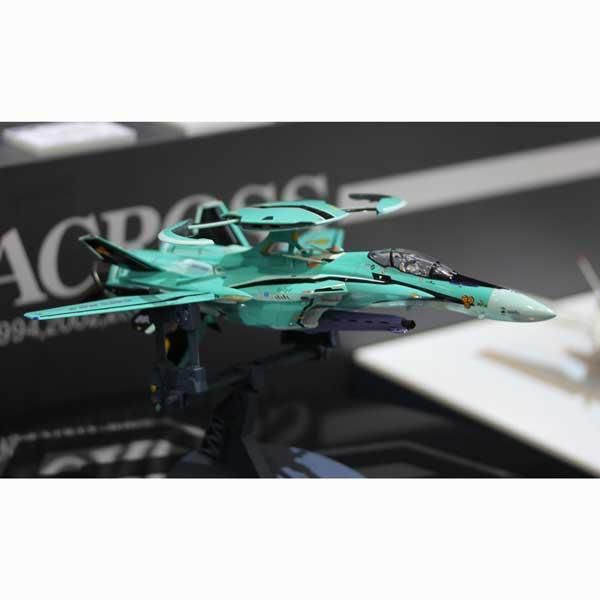 ハセガワ (再生産)1/ 72 RVF-25 メサイア マクロスF(65828)プラモデル
