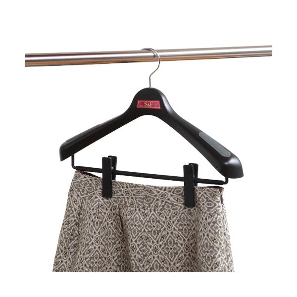 在庫状況：お取り寄せ/7日〜10日で出荷/※画像は使用イメージです。◆洋服を美しく保つ立体フォルム◆肩にすべり止め付き◆スカートをしっかりはさむロングクリップ・サイズ(約)：幅400×高さ295×厚さ50mm/[SFジヤケツトクリツプ40BK]