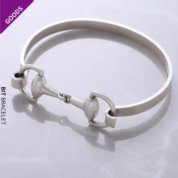 乗馬愛をさりげなくアピールできるハミをモチーフにしたブレスレット。どんなコーデにも合わせやすい、スッキリとしたデザインでプレゼントにもオススメです。■対象レディース■素材銅（シルバーメッキ）分類タグ:  【カジュアルウェア】  【ベルト・ソ...