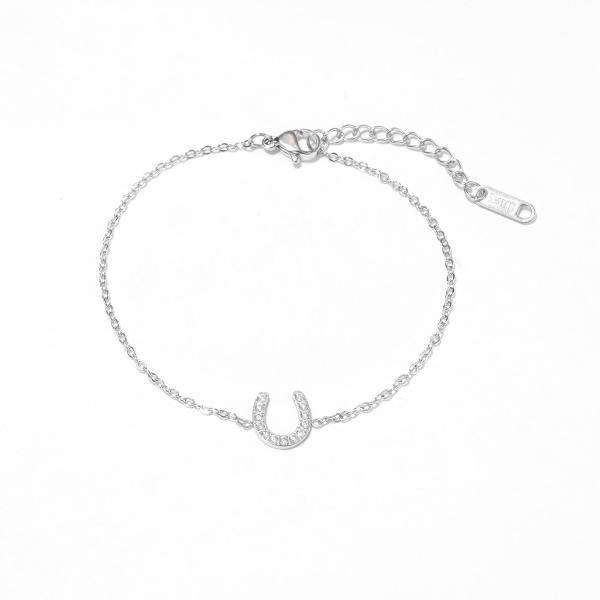 繊細なラインストーンが手元で上品に輝き、日常使いにも最適。幸運を呼ぶホースシューデザインブレスレット。■素材ステンレス製分類タグ:  【カジュアルウェア】  【ベルト・ソックス・その他小物】  【ゴールド】  【シルバー】  【乗馬 ブレス...