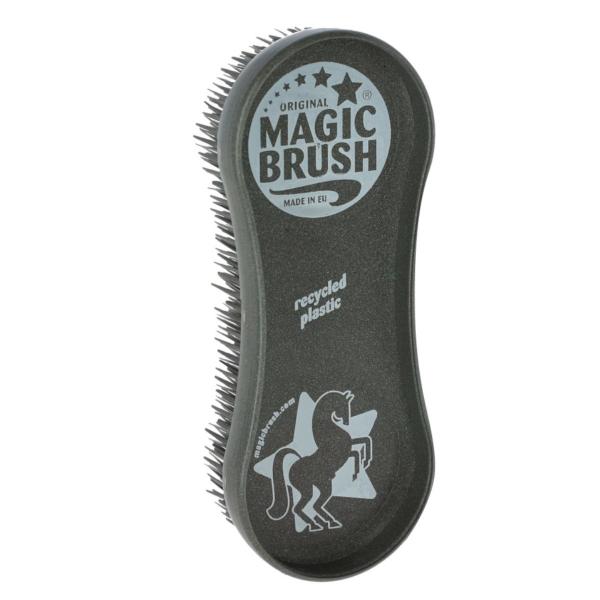 馬体のお手入れからキュロットの汚れ落としまで。マルチに使えて人気のマジックブラシに地球にやさしいエコ素材の新作が登場。ブルーベリーやカシスをイメージしたカラーにも注目。■ブランドKERBL（ケーベル）■素材リサイクルプラスチック分類タグ: ...