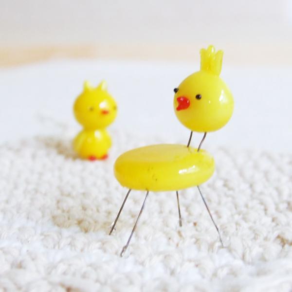 ひよこと黄色の鳥　ガラス細工　ミニチュア ひよこ 置物 ガラス細工 ミニチュア 雑貨 小鳥 グラススクエア