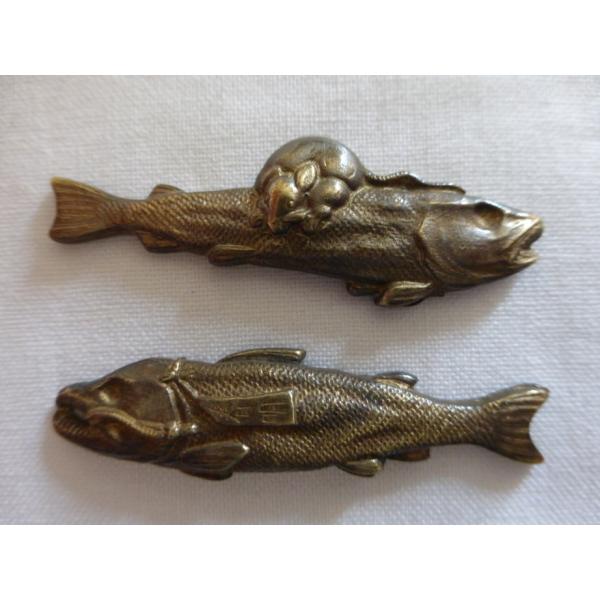 刀装具目貫「鮭」、おもちゃとは違います。真剣刀装具としても使えます。