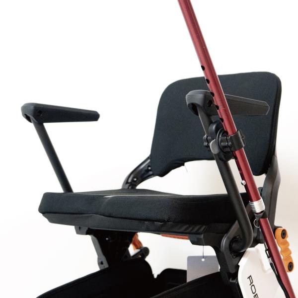 [Release date: January 31, 2026]杖を安全に持ち運べる専用ホルダー。ROBOOTER J+VISIONに簡単に取り付けでき、移動中も杖を安定して収納できます。使いたい時にサッと取り出せるため、日常のお出かけがよ...