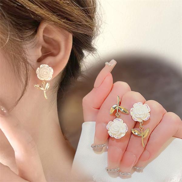 ピアス レディース 揺れる イヤリング 大ぶりピアス 花 キラキラ